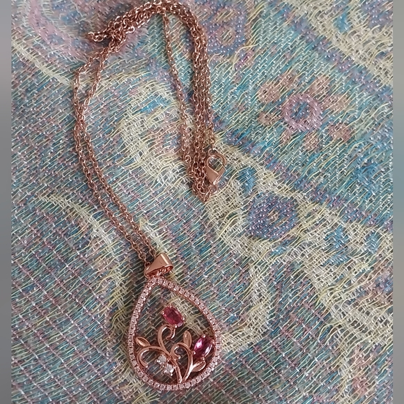 Rose Gold Plated Ruby Colored Stone Flower Pendant Necklace - Picture 5 of 6